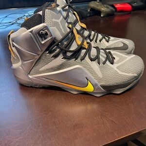 Nike LeBron 12. Men’s Size 13